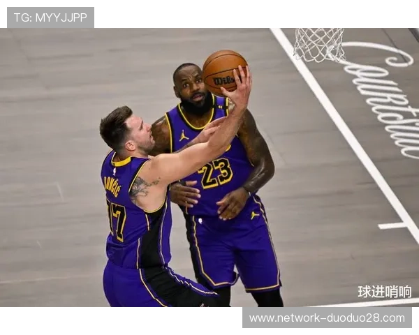 湖人最新赛季表现引关注詹姆斯状态起伏成球队关键因素